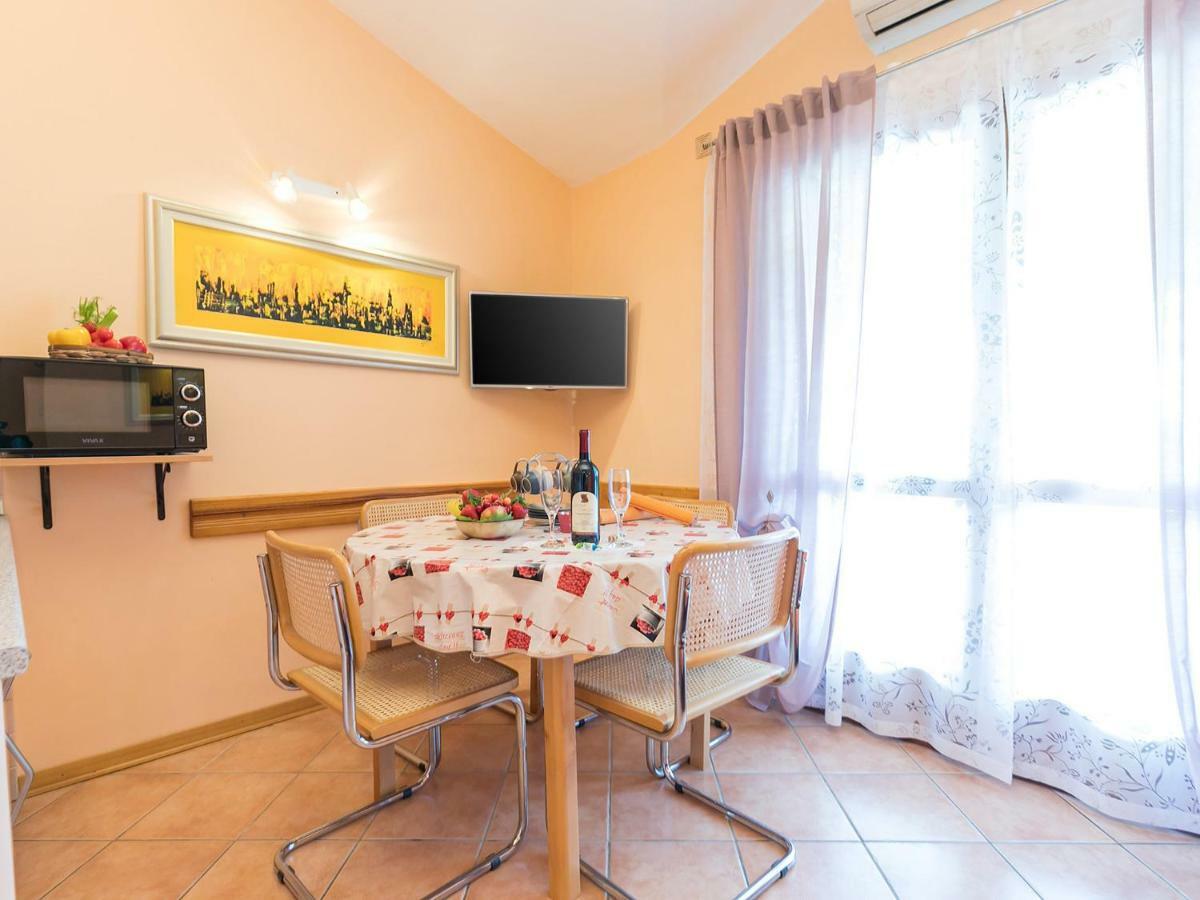 Apartments Nada Врсар Экстерьер фото