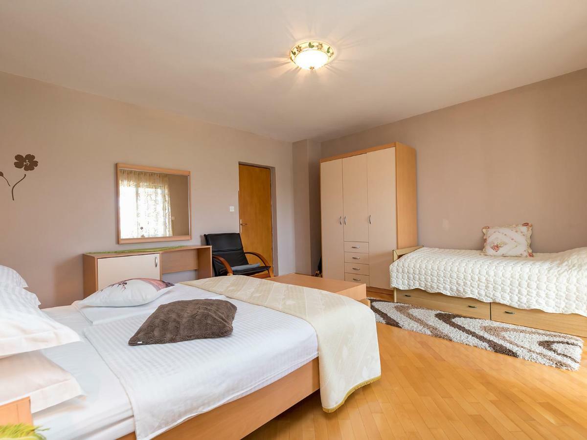 Apartments Nada Врсар Экстерьер фото